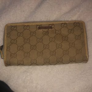 Gucci wallet
